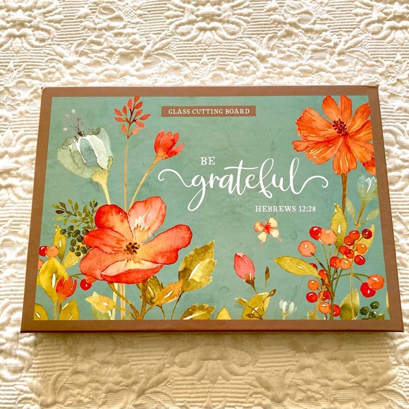 New In Box Cutting Board - Picture 3 of 10